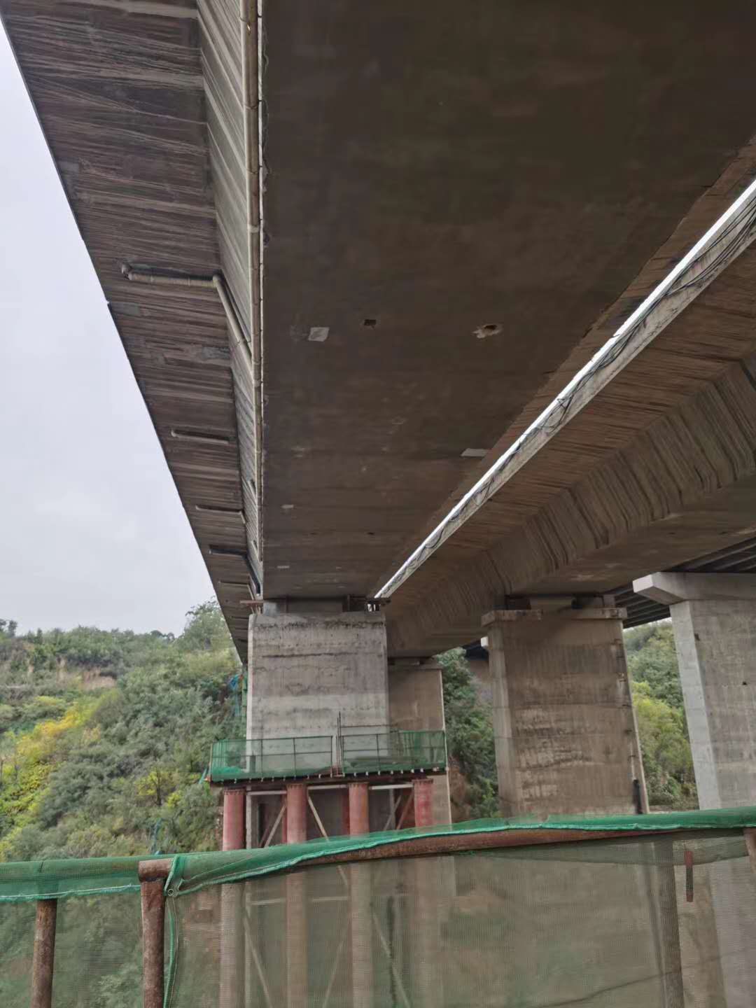 南京桥梁加固前制定可行设计方案图并用对施工方法