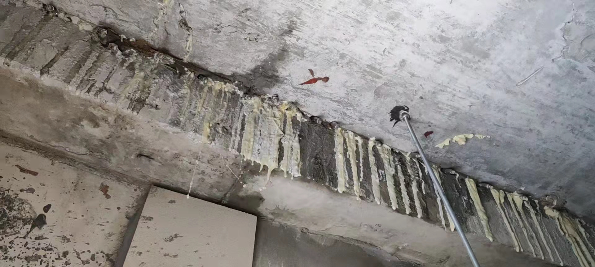 南京钢筋混凝土梁裂缝的分析与处理